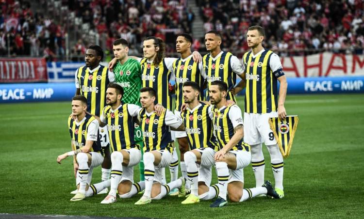 Fenerbahçe, UEFA Avrupa Konferans Ligi’nde Yarı Final İçin Sahada