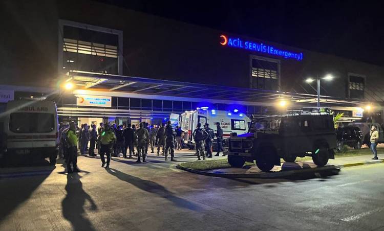 Fırat Kalkanı Harekatı Bölgesi’nde Hain Saldırı: 4 Polis, 2 Asker Yaralı.