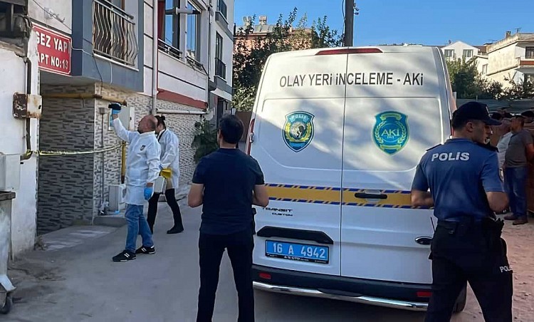 Halasını Öldüren,Babaannesini Yaralayan Genç, Yakalandı.