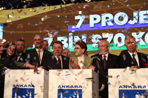 MERAL AKŞENER: SOKAKTA GEZEMEYECEK İNSANLAR BİZE İFTİRA ATIYORSA BATSIN BU DÜNYA