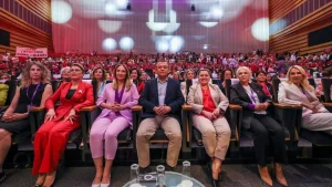 CHP’NİN KADIN KOLLARI GENEL BAŞKANI ASU KAYA OLDU.
