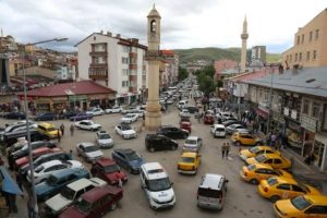 ARAÇ SAYISI KENTİN NÜFUSUNA YAKLAŞTI!