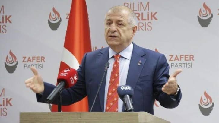 ÜMİT ÖZDAĞ’DAN BAHÇELİYE: TÜRKEŞ’İN YAZMIŞ OLDUĞU MEKTUPTA KİMİN İSMİNİ AJAN OLARAK VERDİĞİNİ BÜTÜN ÜLKÜCÜLER GAYET İYİ BİLİYORLAR