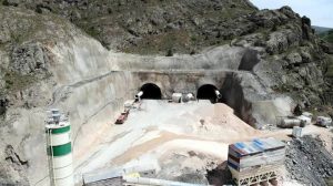 VAUK TÜNELİ İNŞAATI DURDURULDU