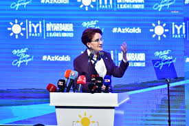 Meral Akşener Diyarbakır’ dan seslendi.” Zulüm onlarınsa; MAYISLAR BİZİMDİR!”