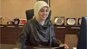 Merve Kavakcı görevden alındı.
