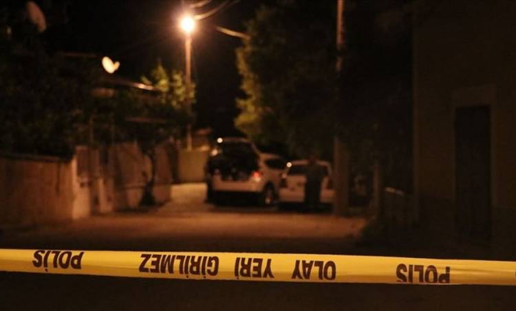İZMİR’DE KADIN CİNAYETİ