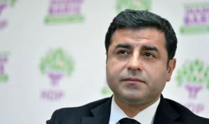 SELAHATTİN DEMİRTAŞ SİYASETİ BIRAKTI MI