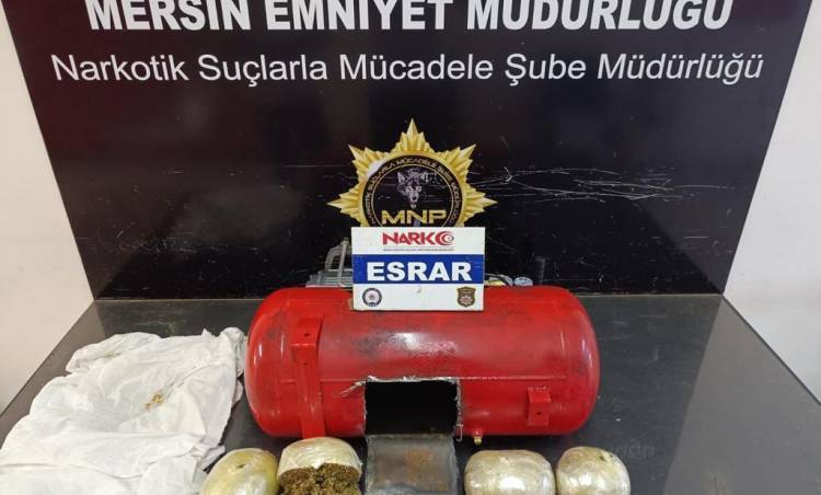 KARGO PAKETİNDEKİ UYUŞTURUCUYU MERSİN POLİSİ YAKALADI.