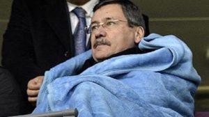 Parsel parsel sattı şaibeleri hala gündemde olan Melih Gökçek CHP’li belediyelere suçlamalar getirdi