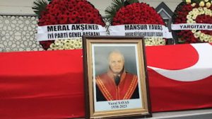 Yargıtay Onursal Cumhuriyet Başsavcısı Vural Savaş ebediyete uğurlandı