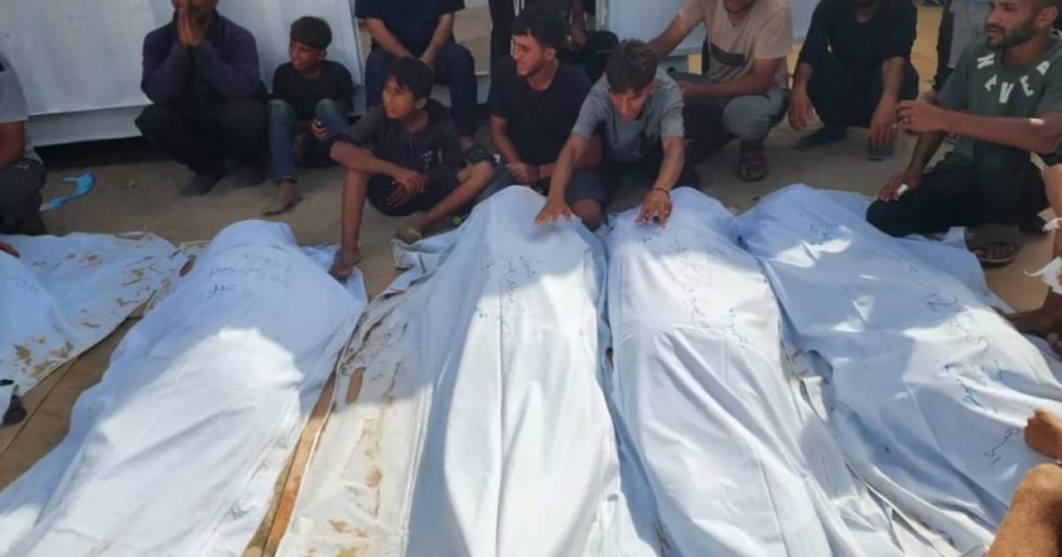 İsrail Gazze’de Ev Bombaladı: Çok Sayıda Filistinli Hayatını Kaybetti.