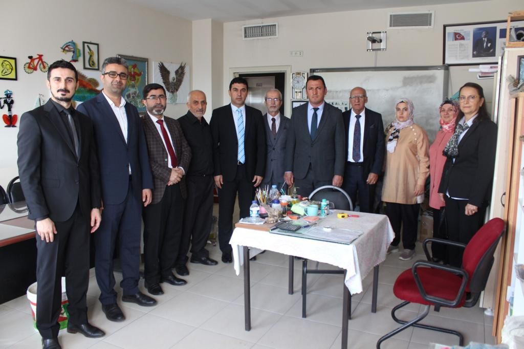 Camlara Dökülen Acı: Körfez’den Filistin’e Sanatla Destek Mesajı